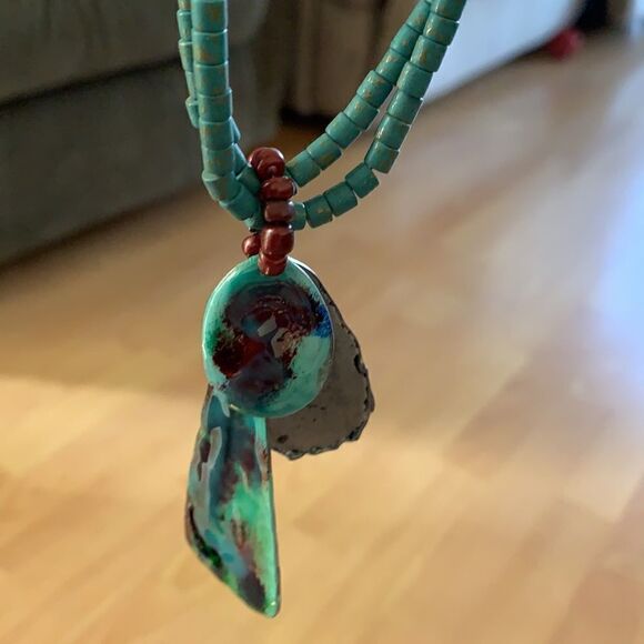 Treska Necklace  - Picture 4 of 5